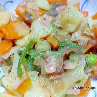 ビーフコンソメで手軽に、豚肉とお野菜の炒め物。